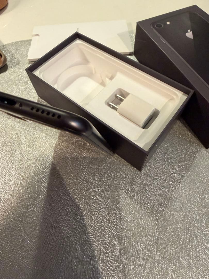 極美品　ケース付き　iPhone8 64GB ブラック　SIMフリー