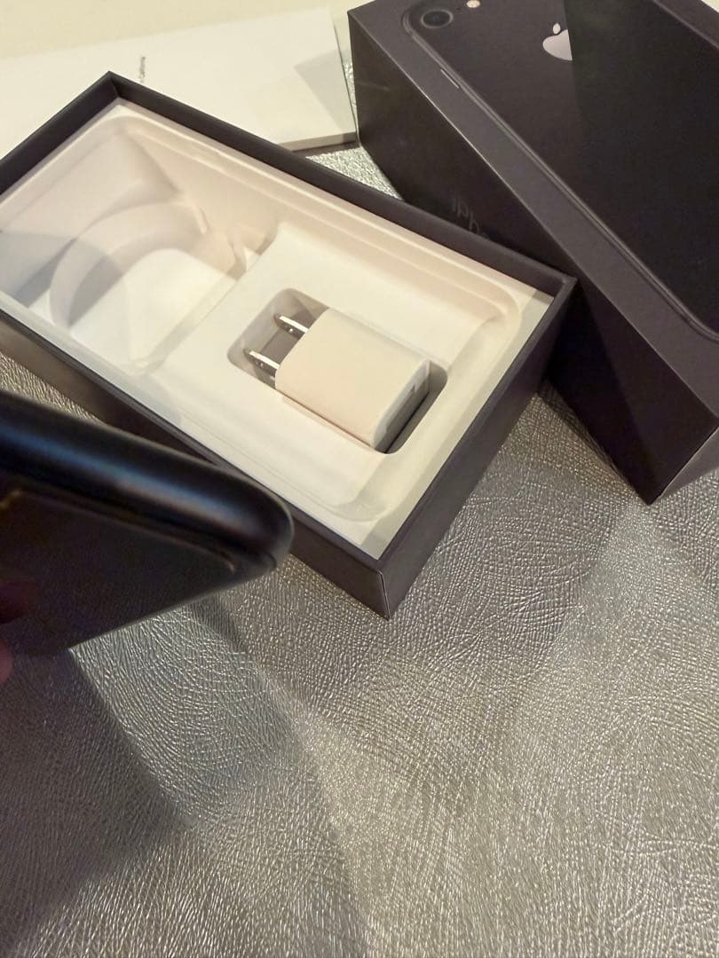 極美品　ケース付き　iPhone8 64GB ブラック　SIMフリー
