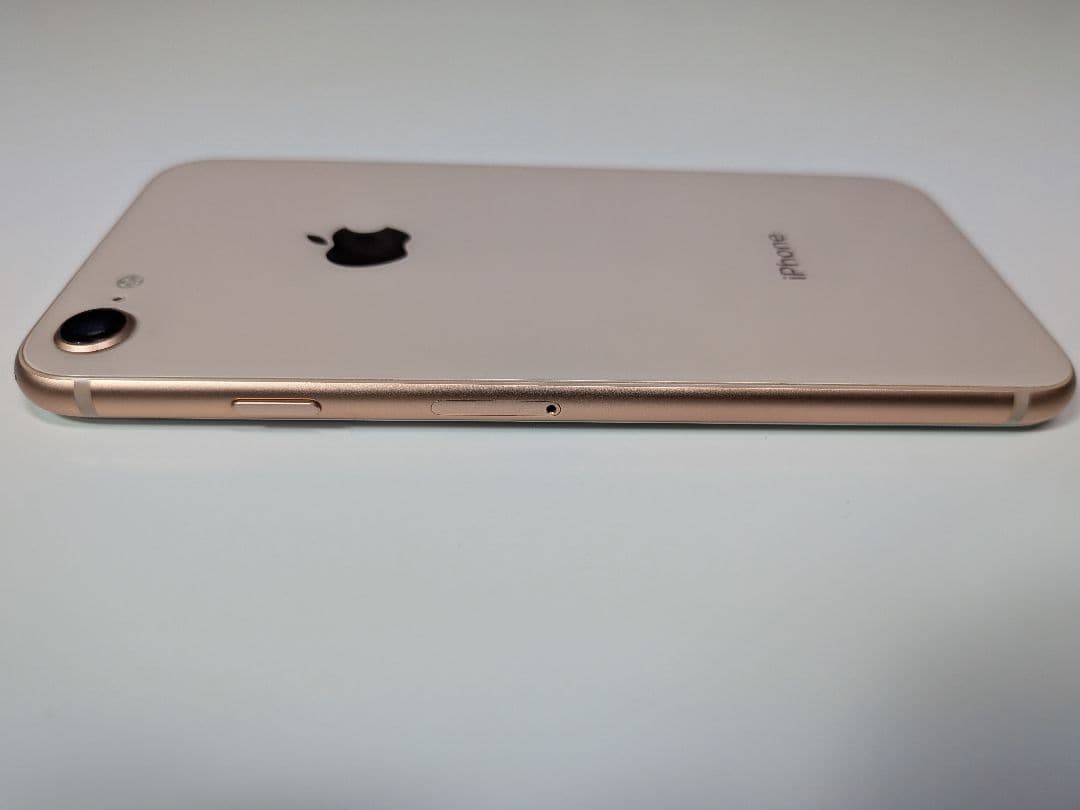 ③Apple iPhone8 64GB ゴールド バッテリー93％