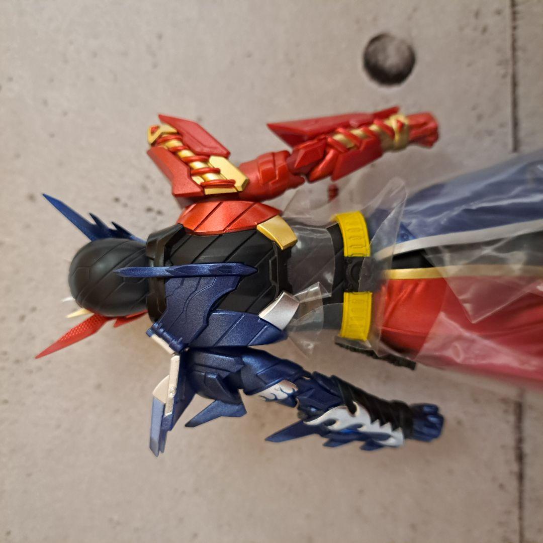 S.H.Figuarts 仮面ライダービルド クローズビルドフォーム