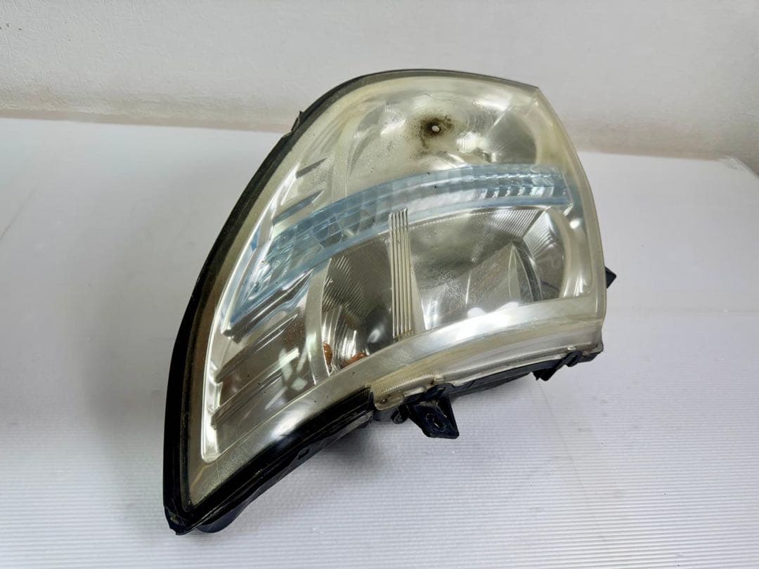 ジャンク品 日産 エルグランド E51 後期 HID ヘッドライト 左