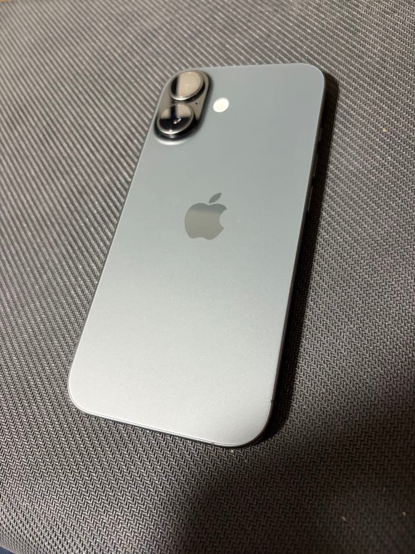 【美品】公式ストア品 SIMフリー iPhone17 256GB ブラック色