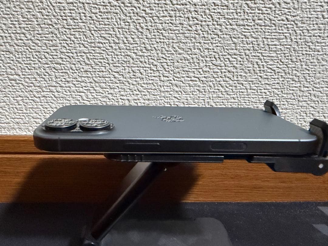 【美品】公式ストア品 SIMフリー iPhone17 256GB ブラック色