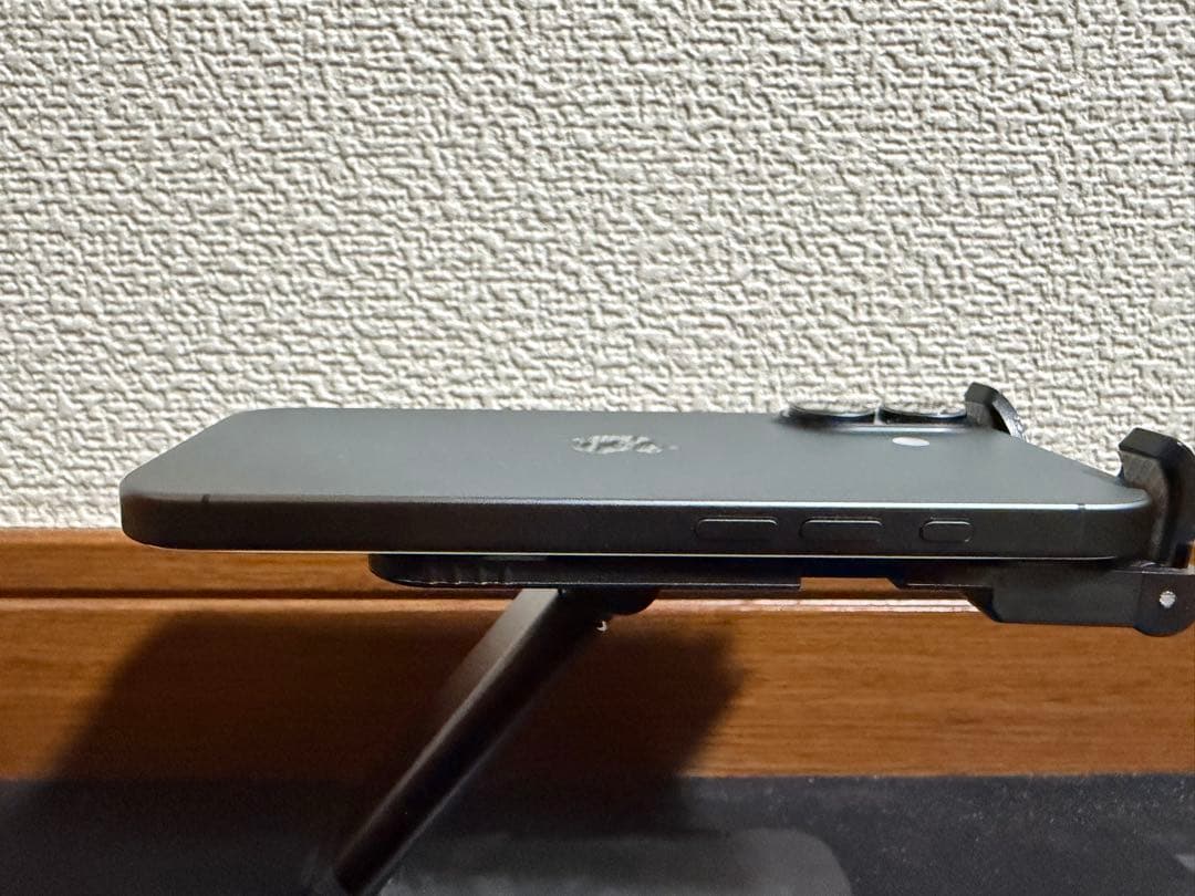 【美品】公式ストア品 SIMフリー iPhone17 256GB ブラック色