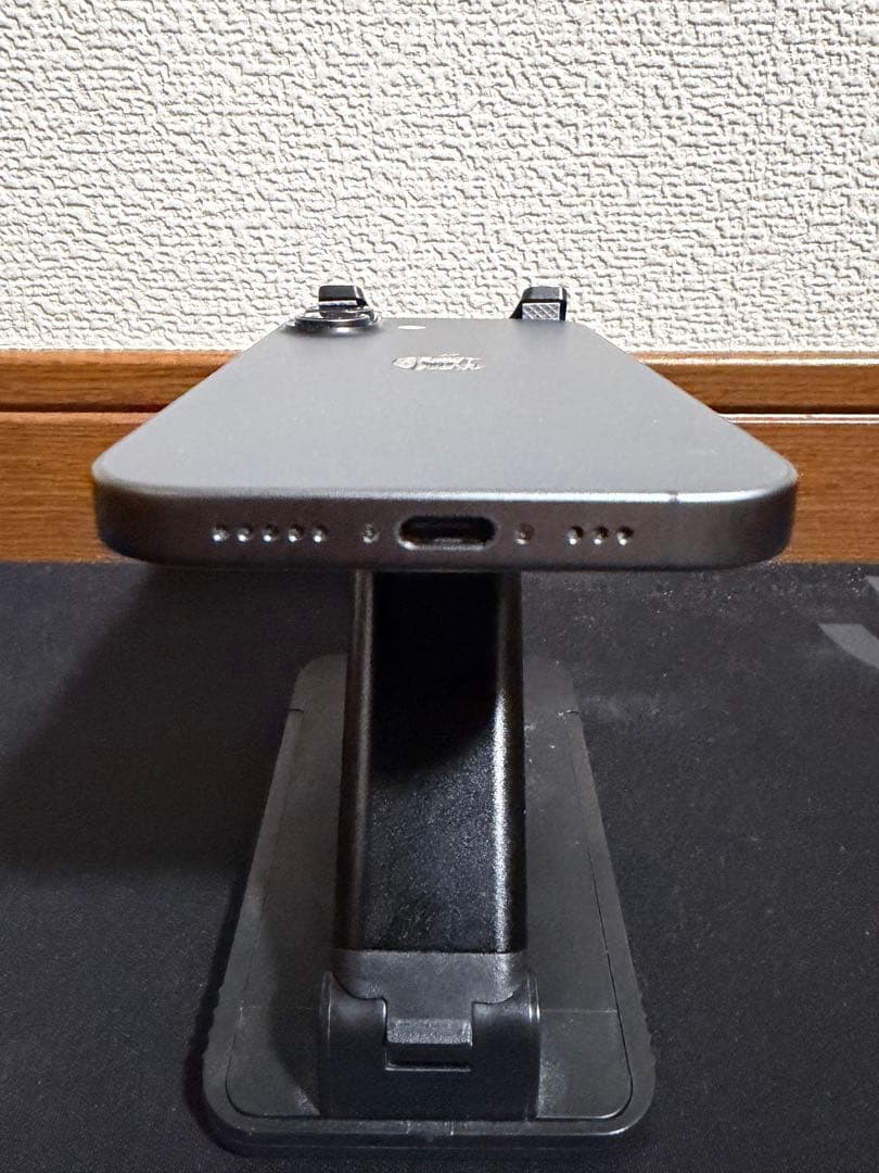 【美品】公式ストア品 SIMフリー iPhone17 256GB ブラック色