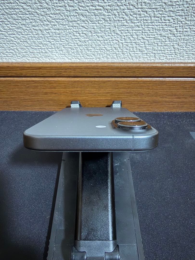 【美品】公式ストア品 SIMフリー iPhone17 256GB ブラック色