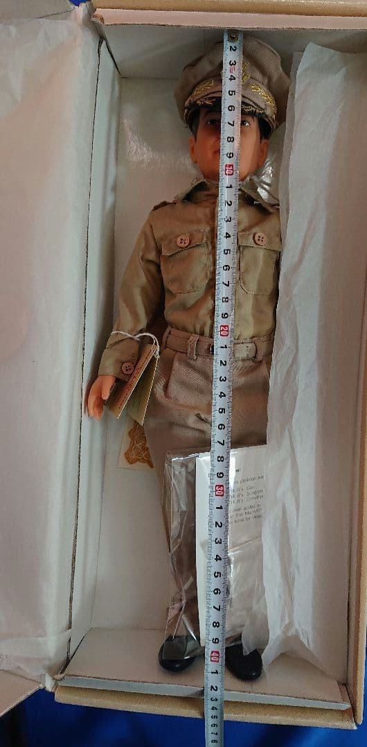 ダグラス・マッカーサー人形フィギュア