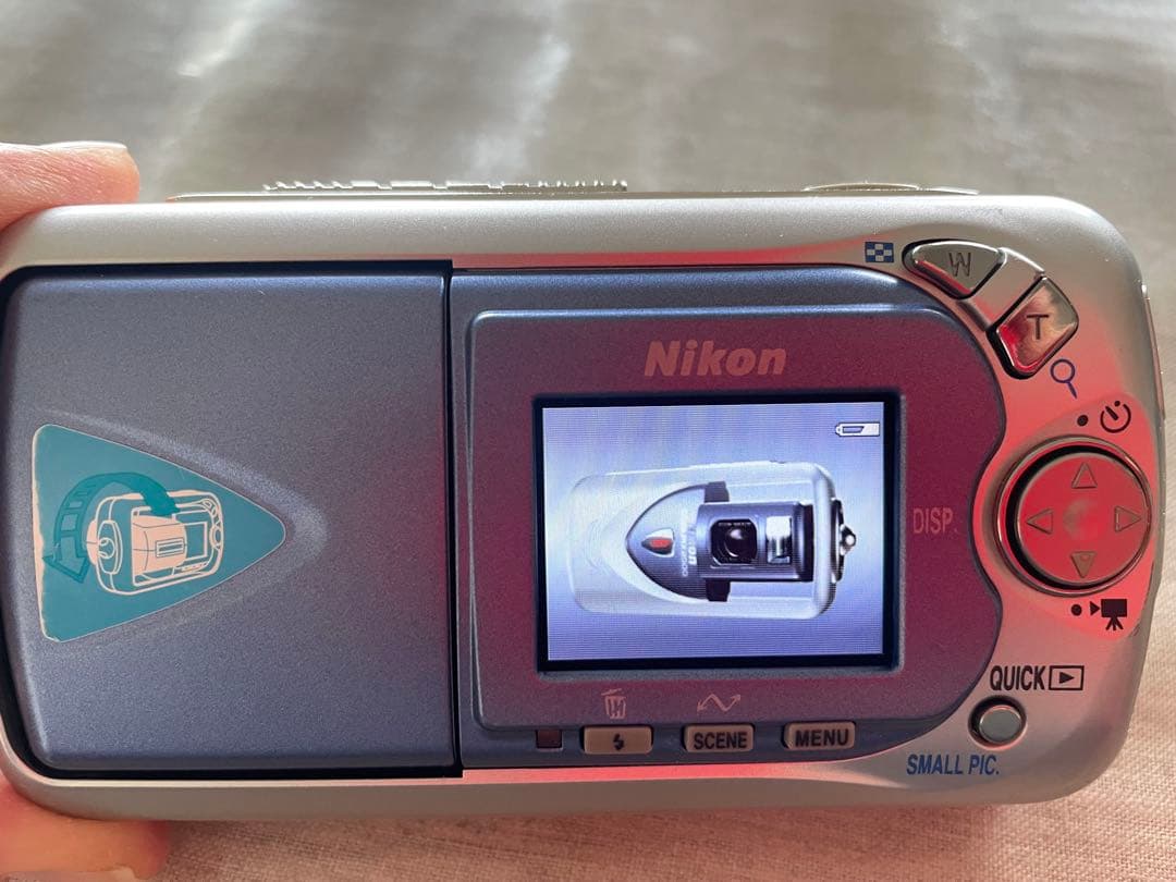 ニコンデジタルカメラ　COOLPIX2500