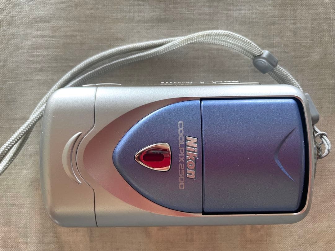 ニコンデジタルカメラ　COOLPIX2500