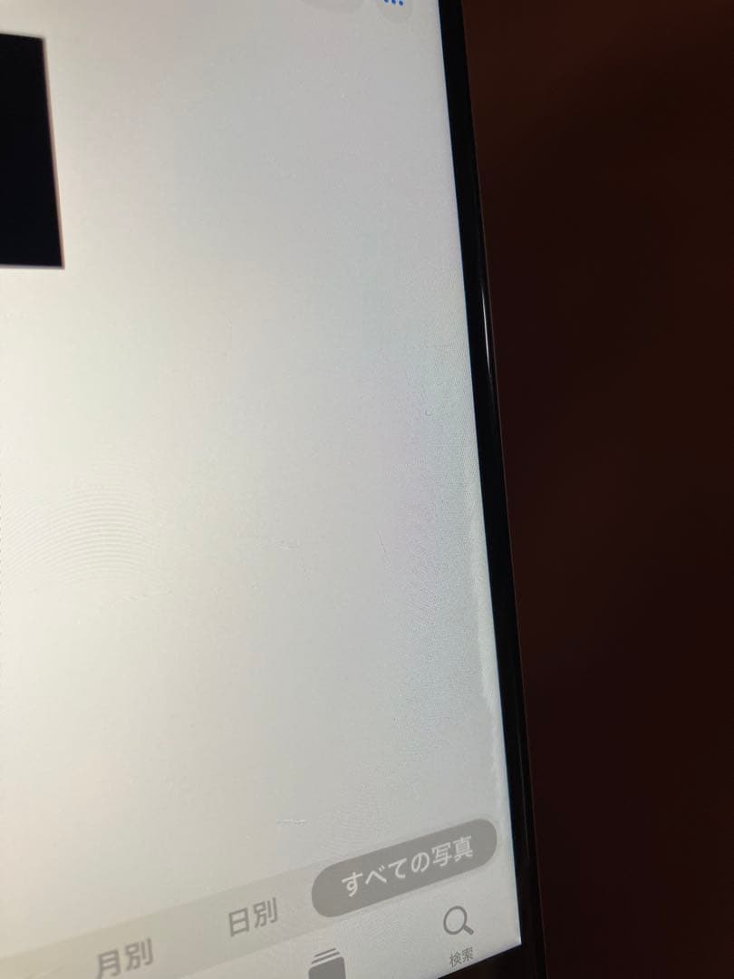 【ジャンク】iPhoneSE2 64GB 背面割れ　液晶不具合有