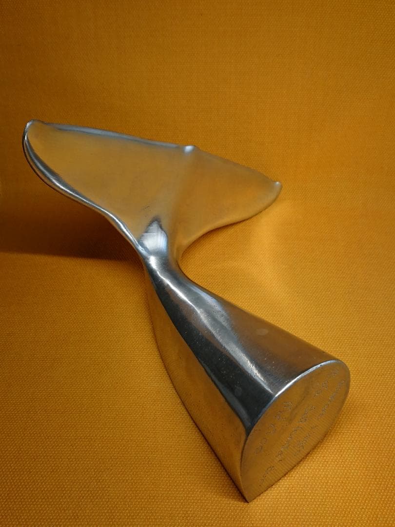 【美品】ビンテージ　鯨　金属　置物　インテリア　工芸品　美術品　A2509