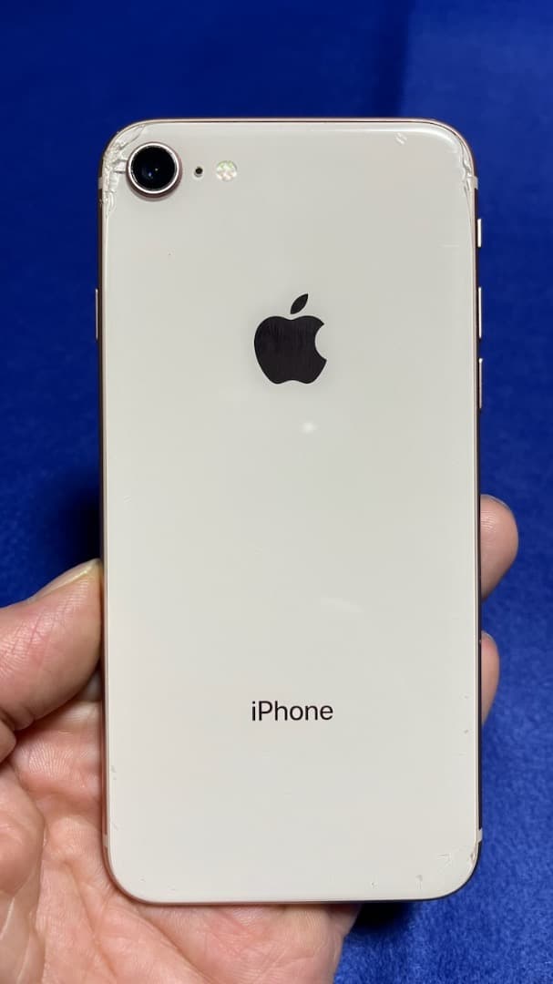 iPhone 8 64GB ゴールド
