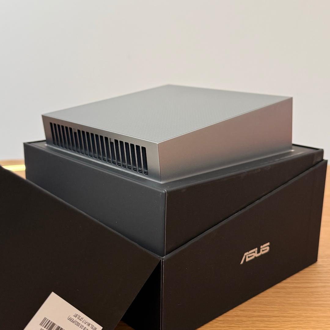 【新品・日本未発売モデル】ASUS Ascent GX10 4TB スパコン