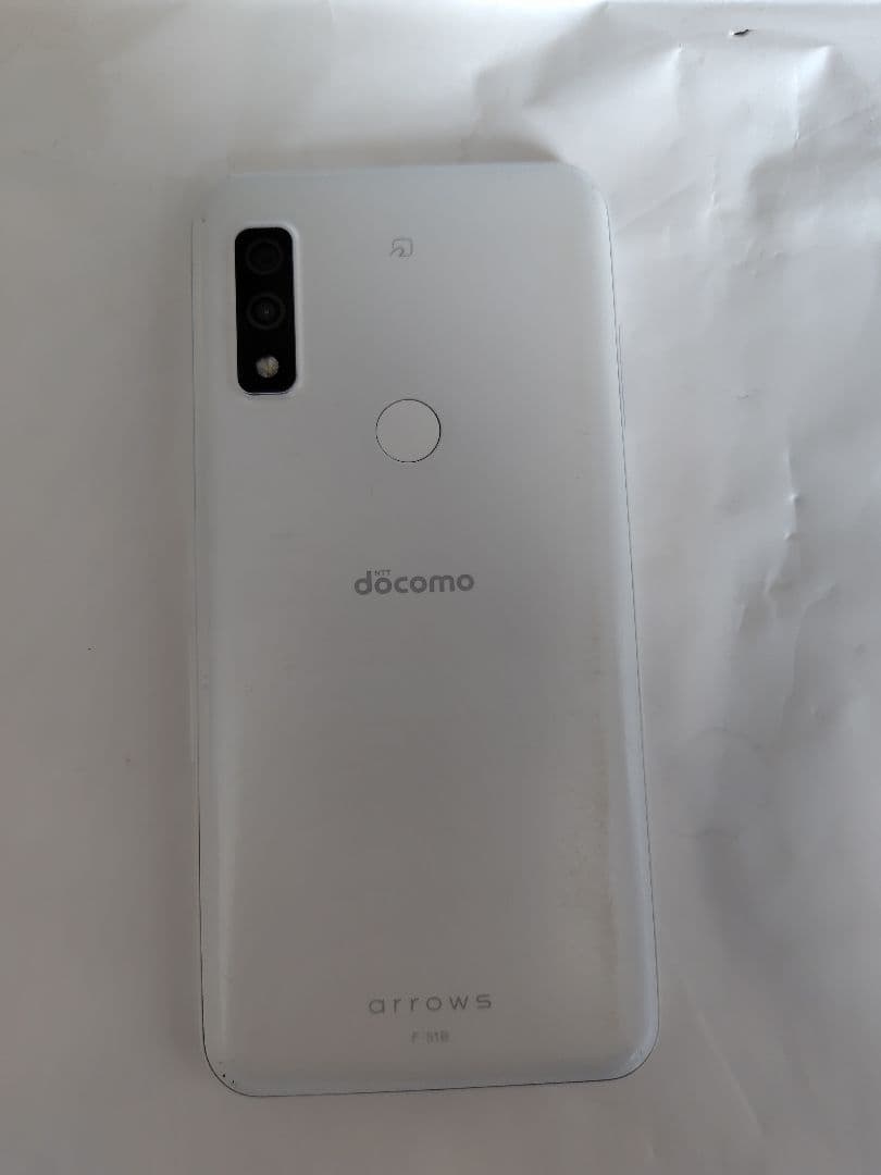 docomo　arrows F-51B　ホワイト