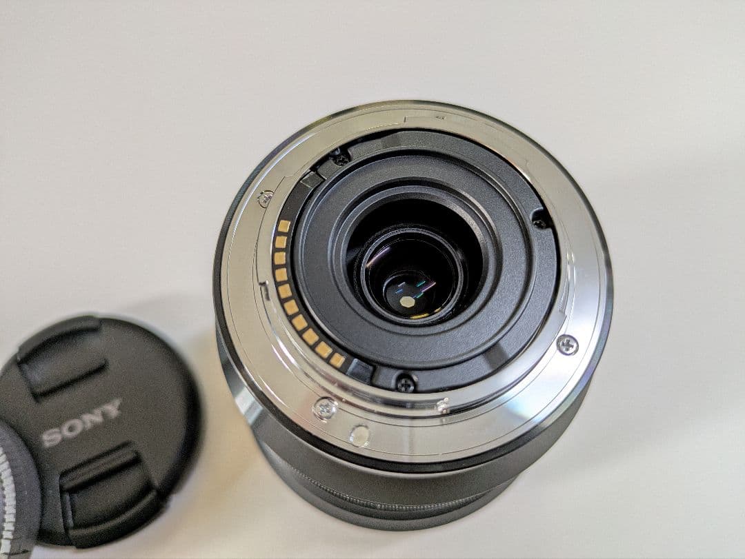 Sony E 10-18mm F4 OSS ズームレンズ