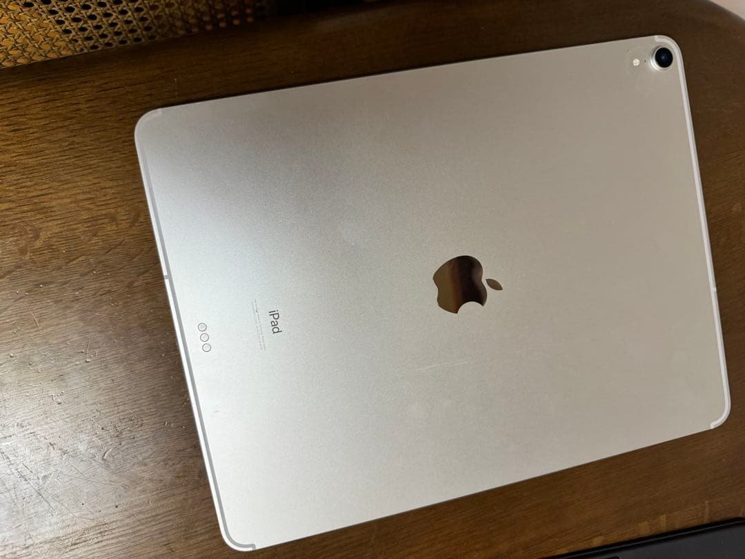 <3/8 23:59迄特価>iPad Pro 12.9Magickeybord付
