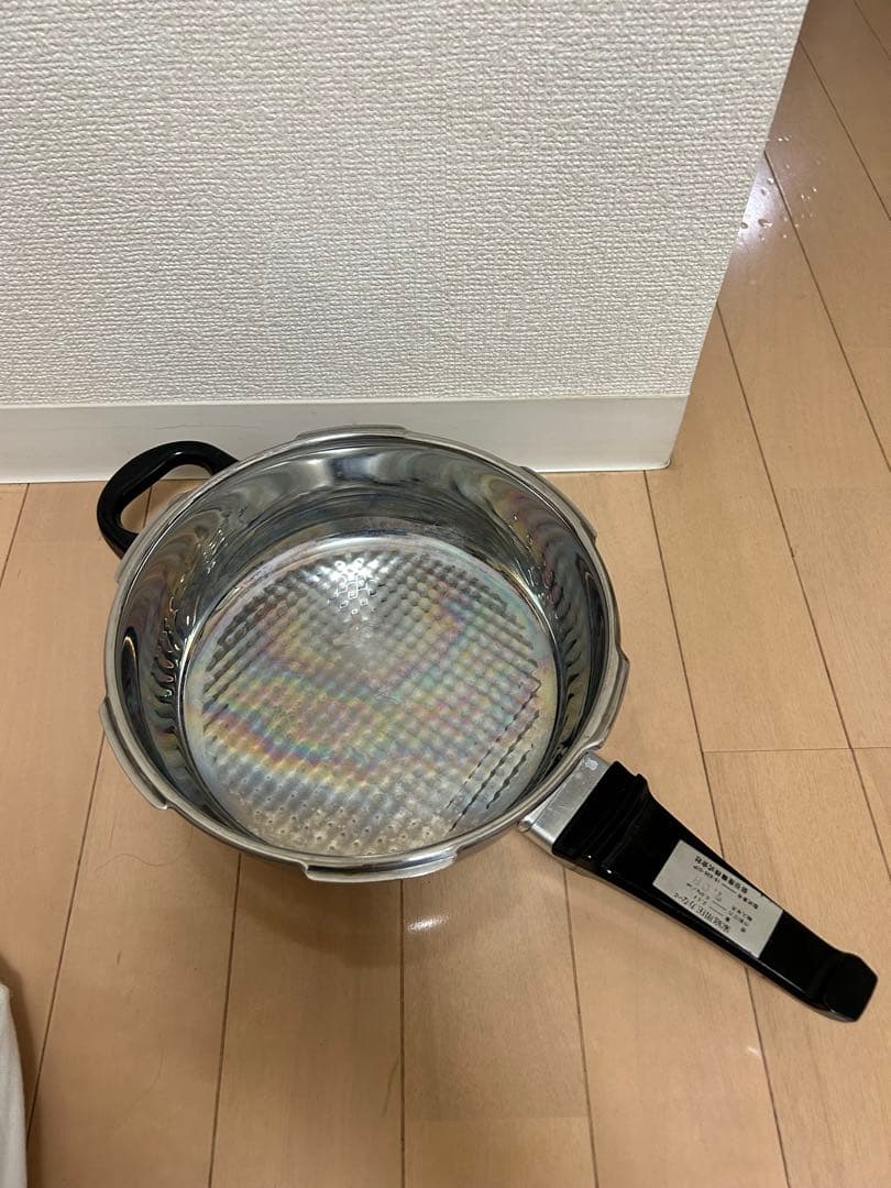 ステンレス圧力鍋 中型 20〜30センチ