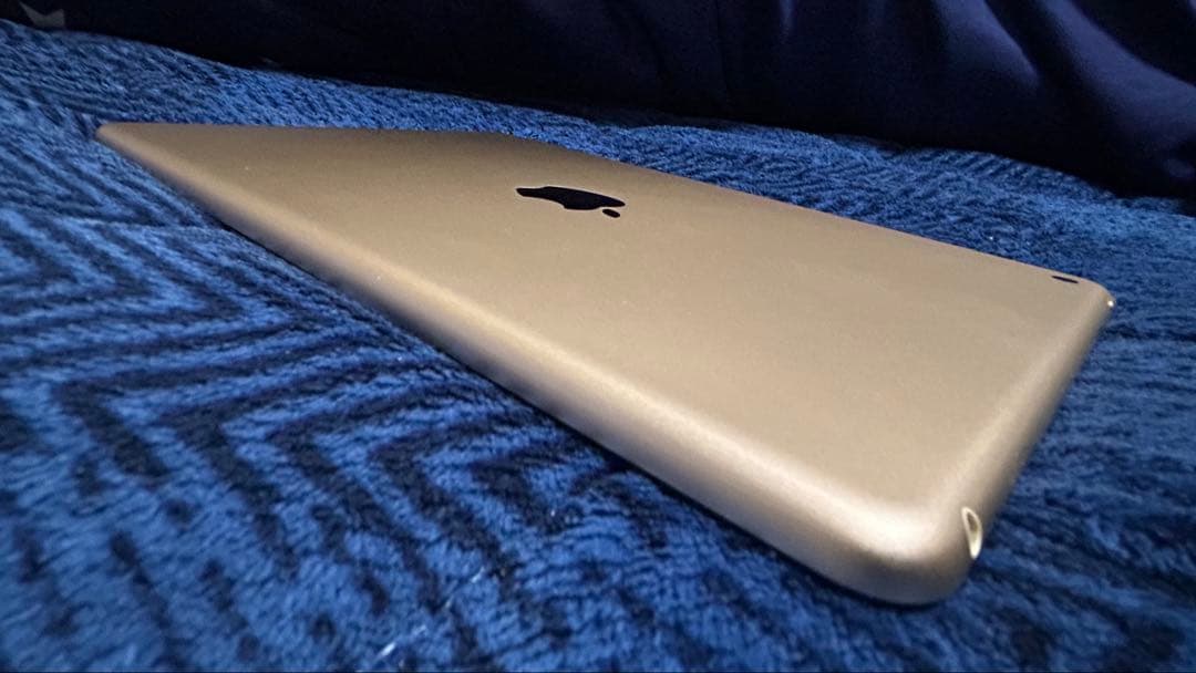 （美品）iPad 9.7インチ 第5世代 Gold 32GB WiFiモデル