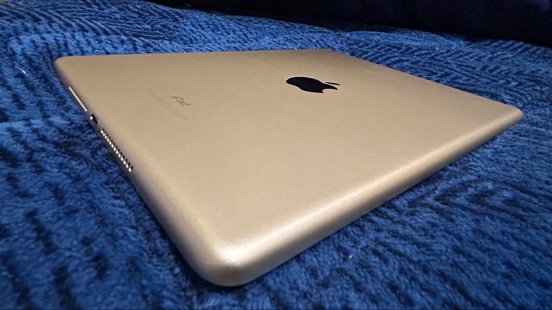 （美品）iPad 9.7インチ 第5世代 Gold 32GB WiFiモデル