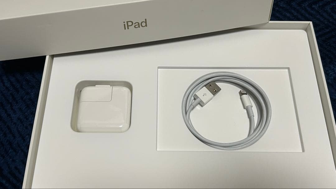 （美品）iPad 9.7インチ 第5世代 Gold 32GB WiFiモデル