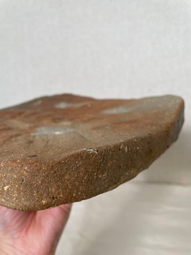 國吉清尚 作　白土　角皿　窯傷あり