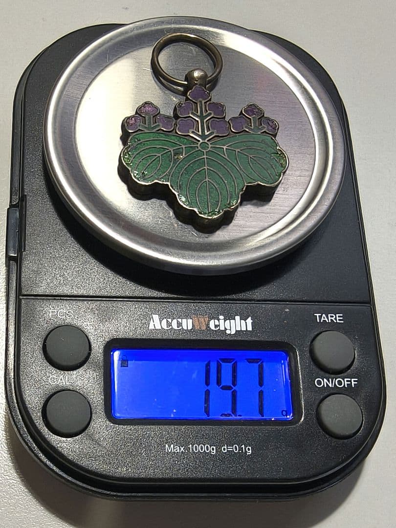 勲章①勲八等瑞宝章②勲七等青色桐葉章③勲八等白色桐葉章★銀製