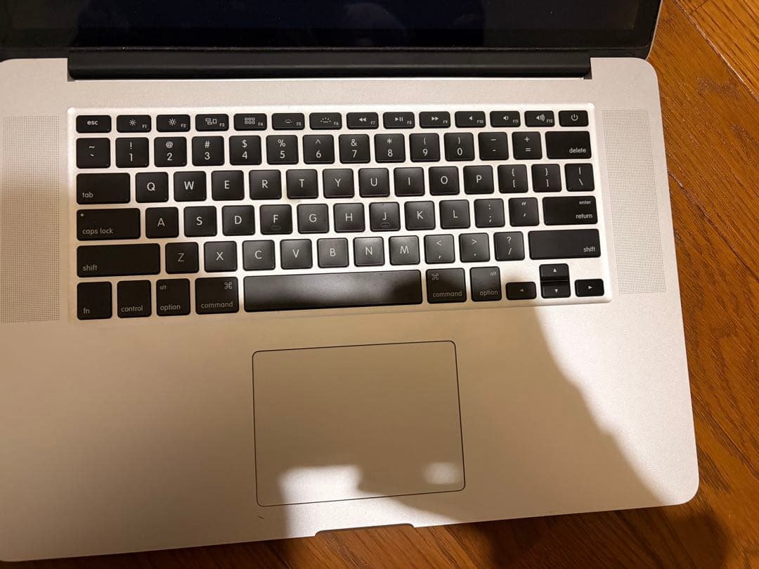 MacBook Pro 15インチ SSD256 メモリ16GB