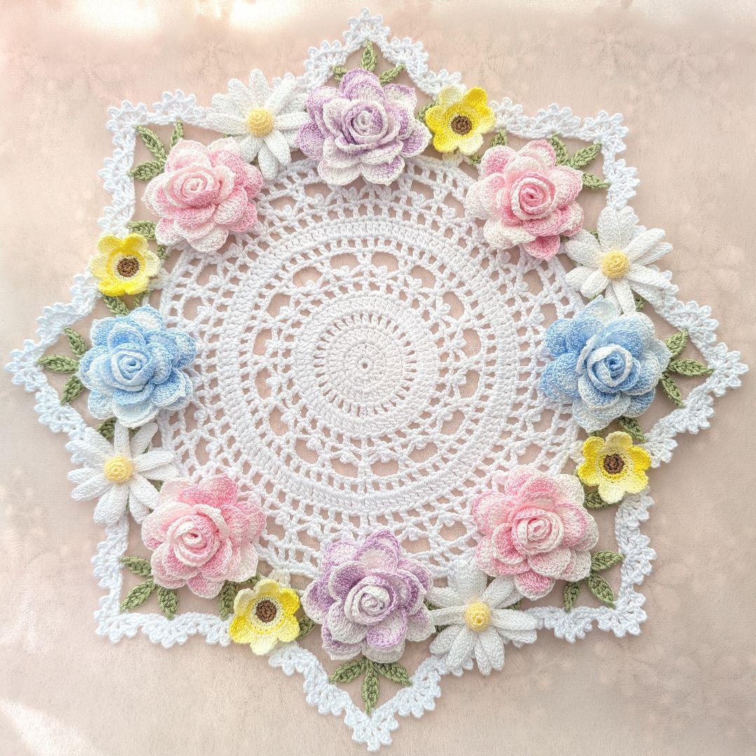 薔薇のお花モチーフ付きドイリー(パステル系)ハンドメイドレース編み