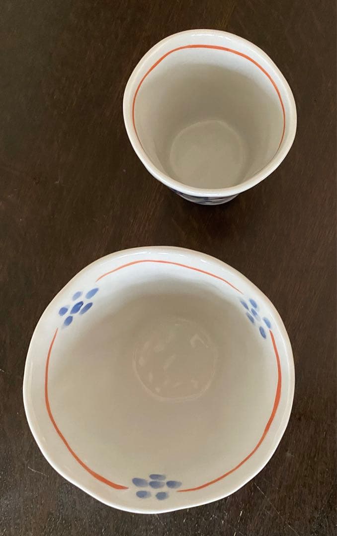 九谷美陶園　飯碗（大）・湯呑みセット（手起し染入道具づくし文様）