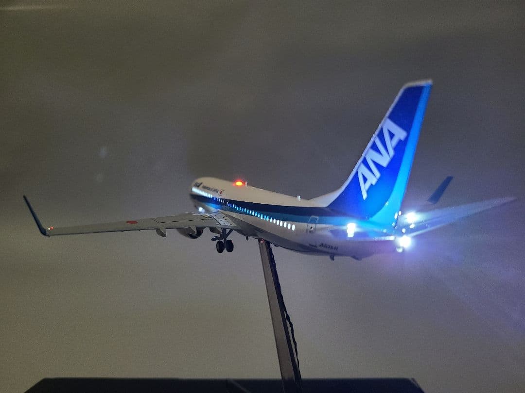 ANA ボーイング737-800 トリトンブルー完成品
