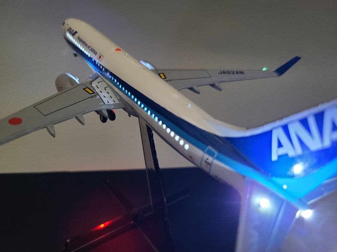 ANA ボーイング737-800 トリトンブルー完成品