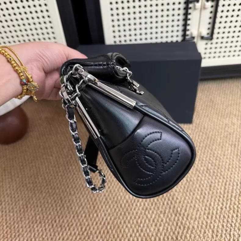 VIP ブラックレザー ノベルティショルダー