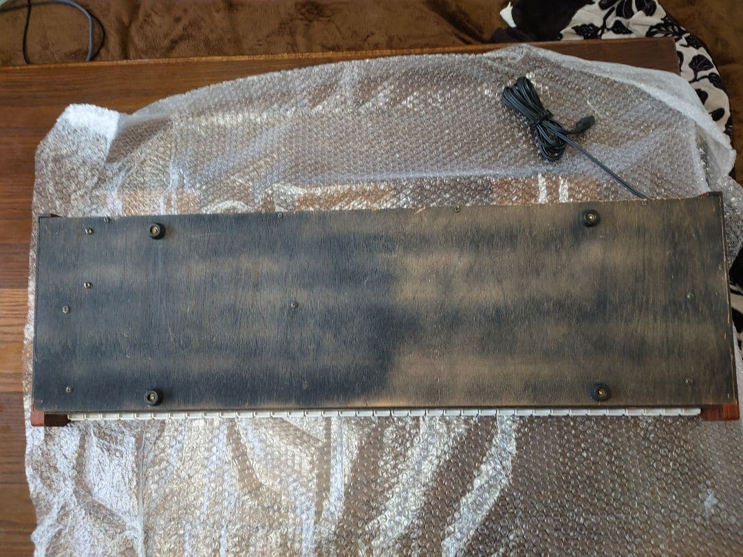 Roland EP-09 アナログシンセサイザー 61鍵　横に傷あり