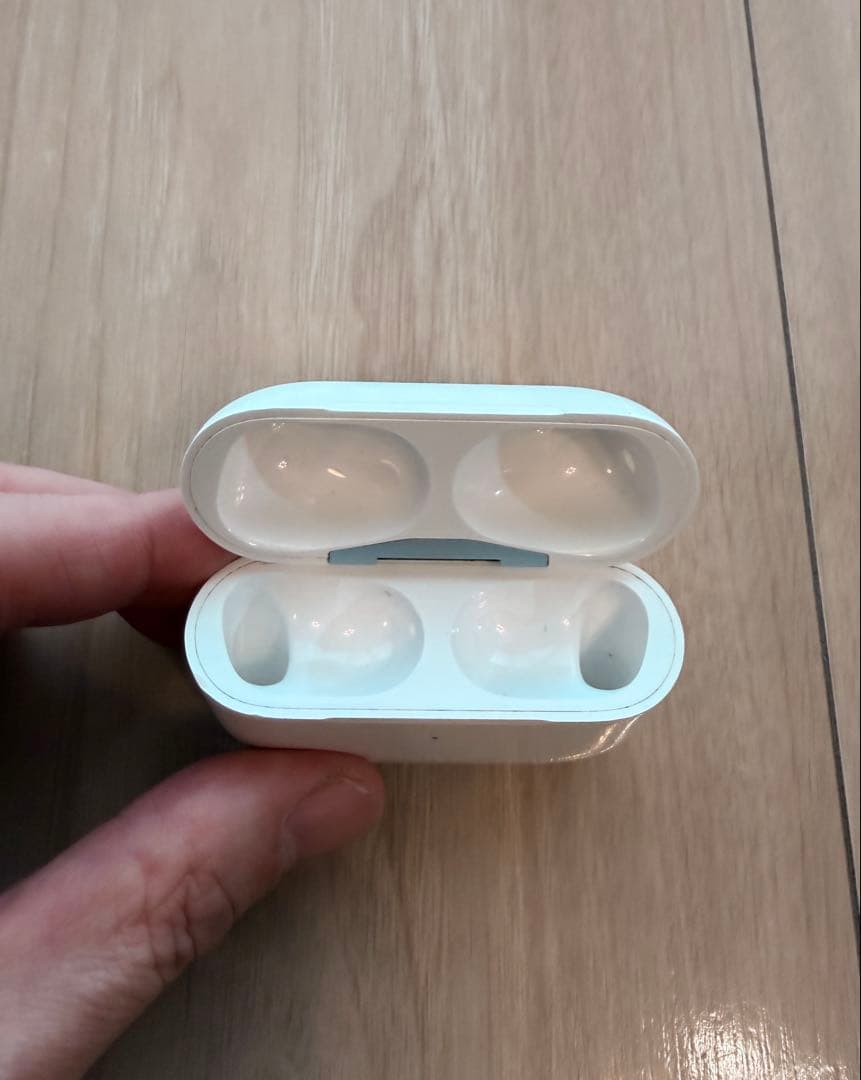 AirPods 第二世代　USB-Cタイプ　イヤーチップ付き