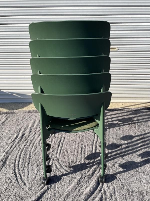 ①【美品】オカムラ　8124GL FPE5　5脚セット　座パッド・キャスター付