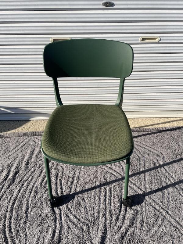 ①【美品】オカムラ　8124GL FPE5　5脚セット　座パッド・キャスター付