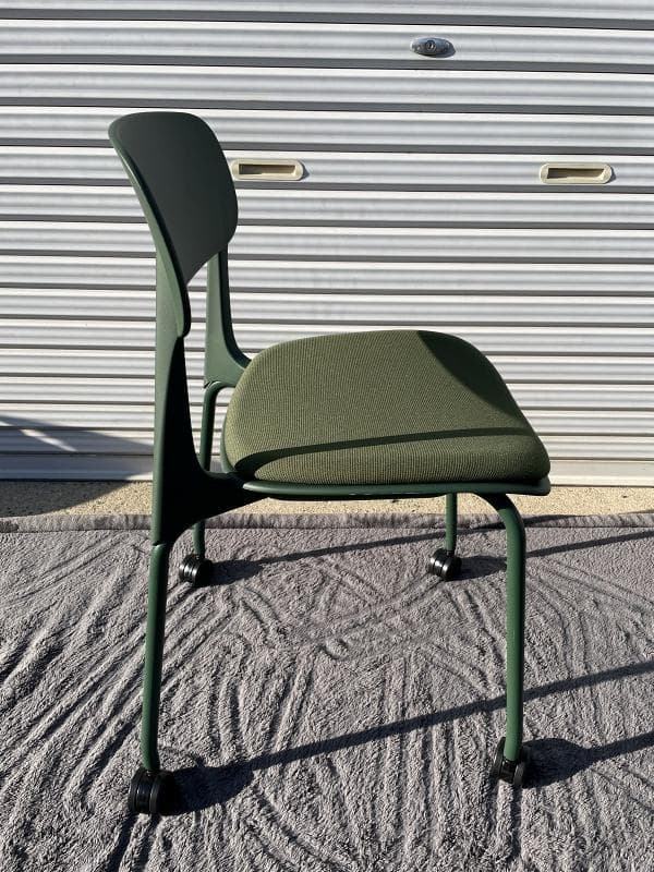 ①【美品】オカムラ　8124GL FPE5　5脚セット　座パッド・キャスター付