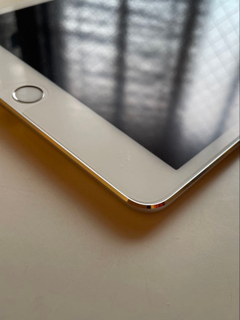 【美品】iPad mini4 64GB Wi-Fi 本体 シルバー