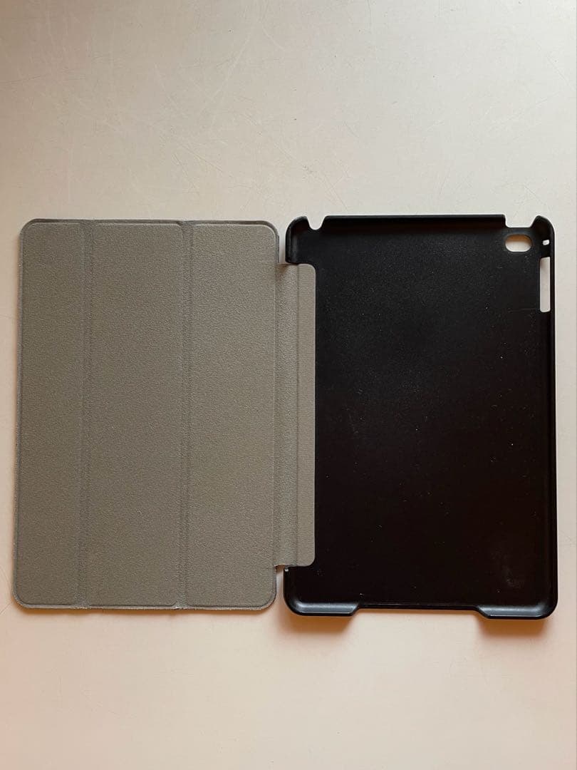 【美品】iPad mini4 64GB Wi-Fi 本体 シルバー