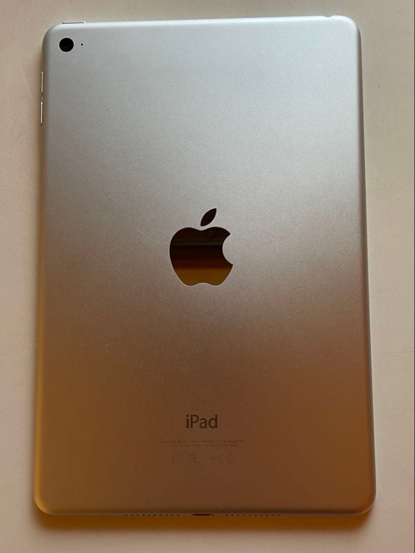 【美品】iPad mini4 64GB Wi-Fi 本体 シルバー