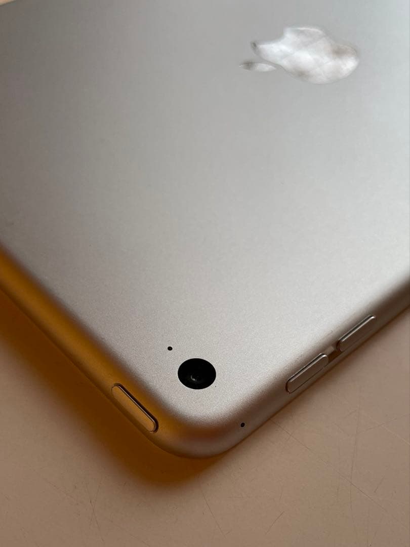 【美品】iPad mini4 64GB Wi-Fi 本体 シルバー