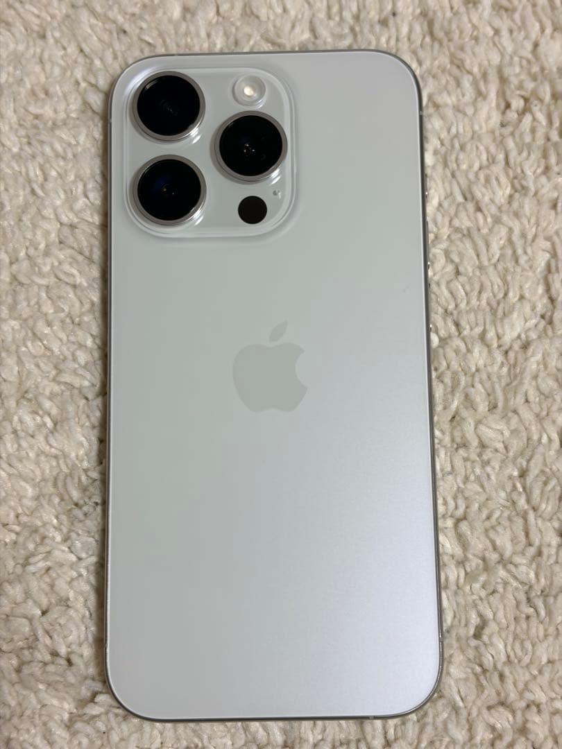 【娘々】iPhone 15 Pro 256GB ホワイトチタニウム