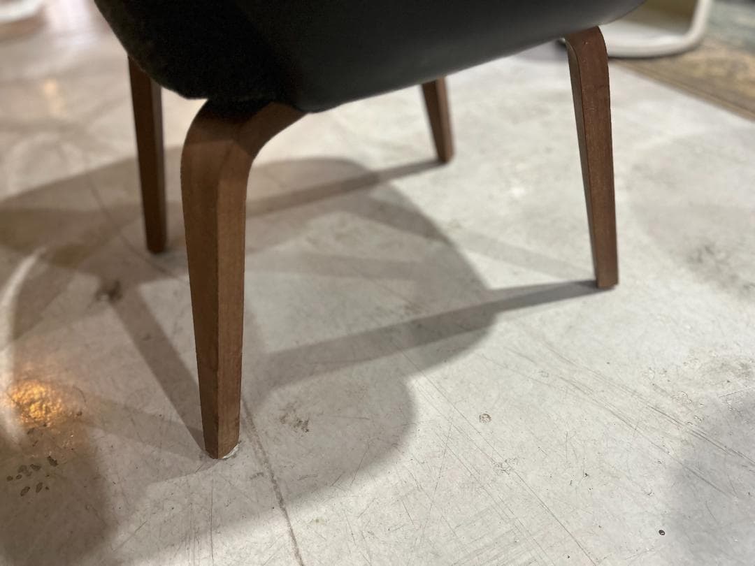 サーリネン コレクション・カンファレンスアームチェア｜オークステインウォルナット