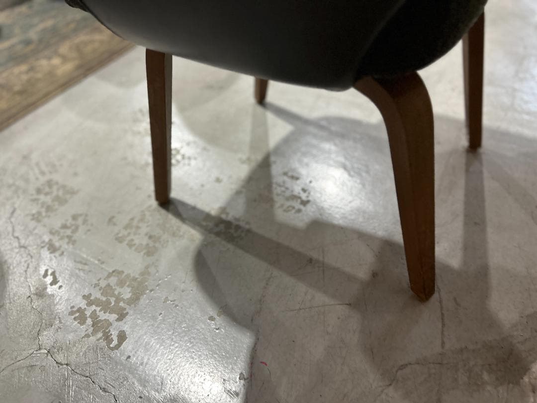 サーリネン コレクション・カンファレンスアームチェア｜オークステインウォルナット