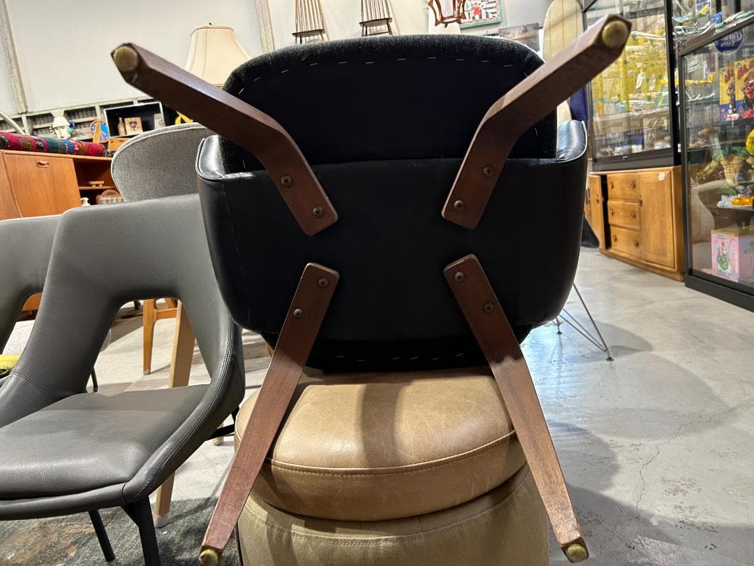 サーリネン コレクション・カンファレンスアームチェア｜オークステインウォルナット