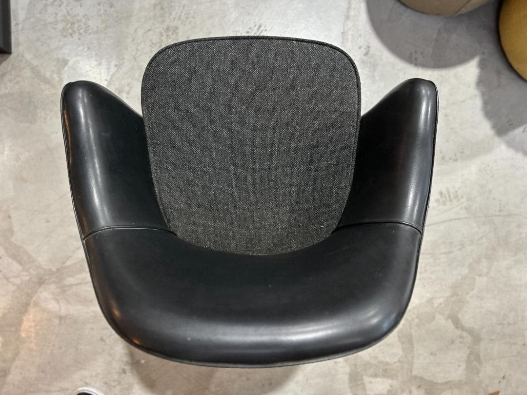 サーリネン コレクション・カンファレンスアームチェア｜オークステインウォルナット