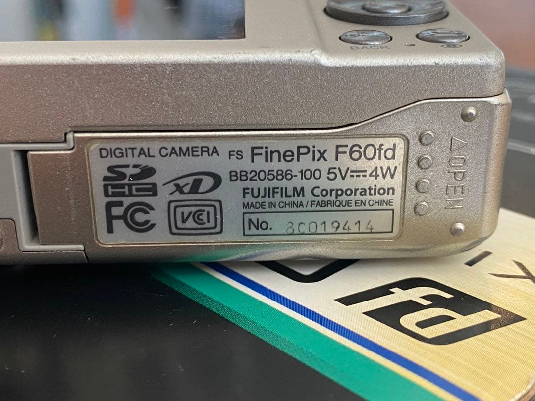 FUJIFILM FINEPIX F60fd コンパクトデジタルカメラ