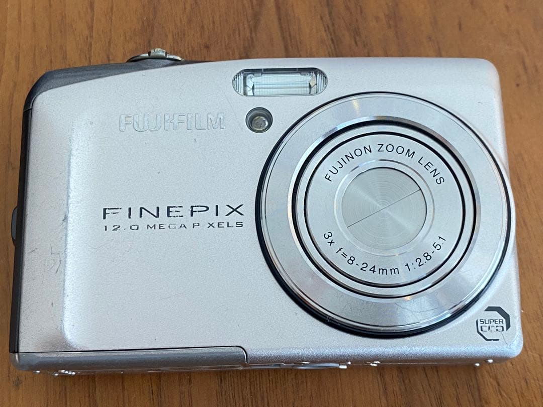 FUJIFILM FINEPIX F60fd コンパクトデジタルカメラ