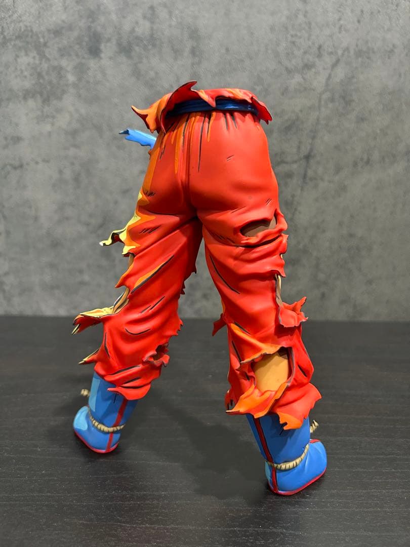 孫悟空　リペイントフィギュア　超サイヤ人