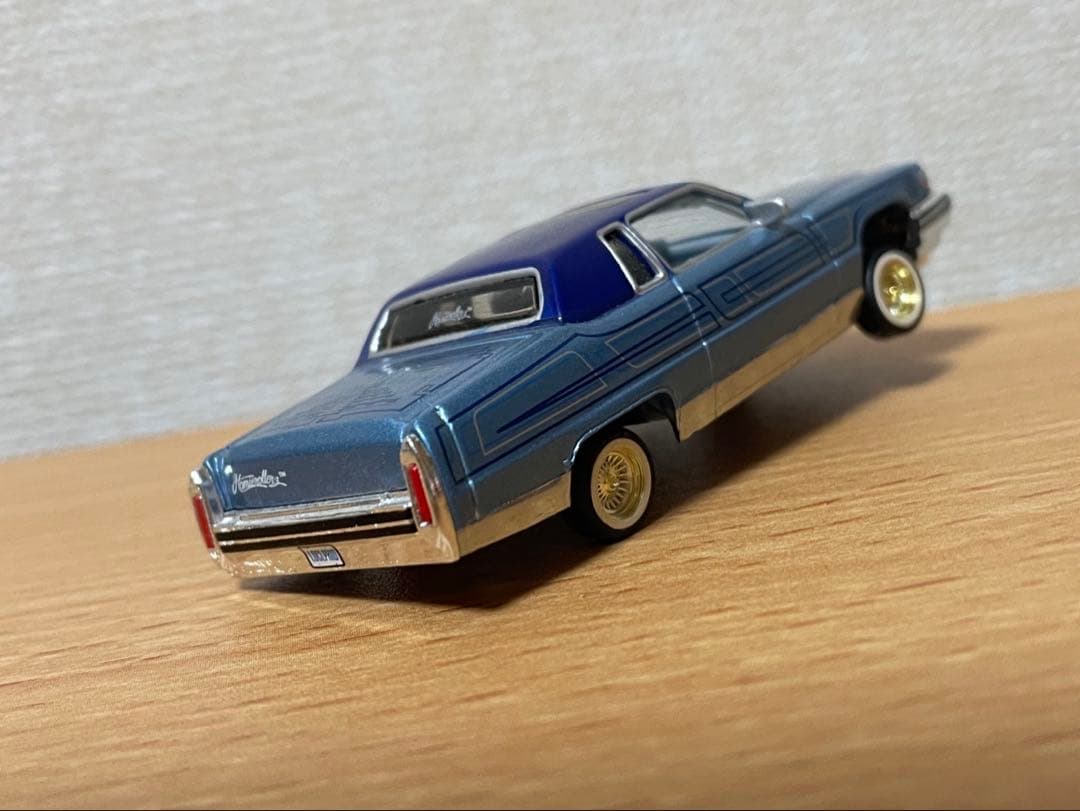 1/64 ローライダー キャデラック ブロアム ミニカー jadatoys